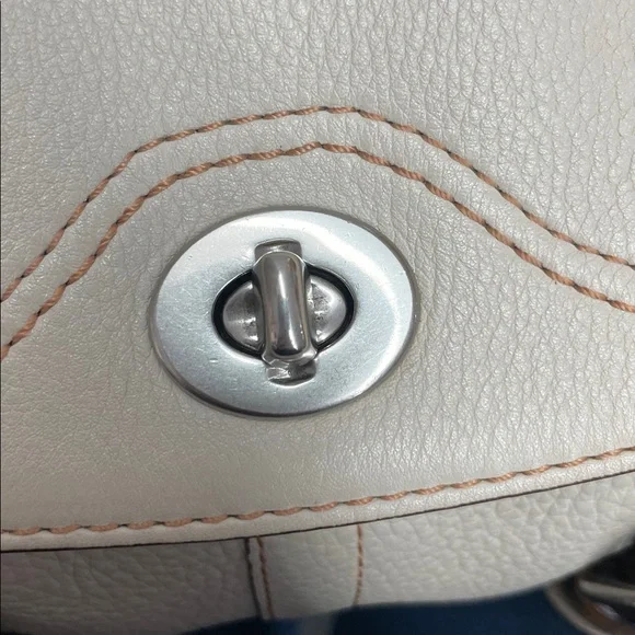 Coach ‘Chelsea’ Turnlock Shoulder Bag - Picture 13 of 17